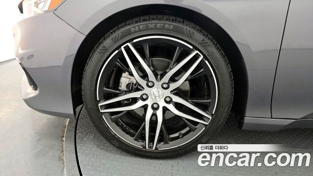 Honda Accord (X) 2.0 Hybrid Touring 2022 — фото 5