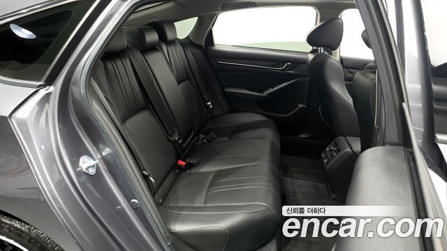 Honda Accord (X) 2.0 Hybrid Touring 2022 — фото 11