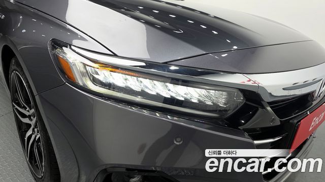 Honda Accord (X) 2.0 Hybrid Touring 2022 — фото 22