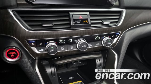 Honda Accord (X) 2.0 Hybrid Touring 2022 — фото 31