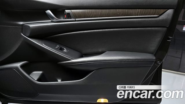 Honda Accord (X) 1.5 Turbo 2019 — фото 20