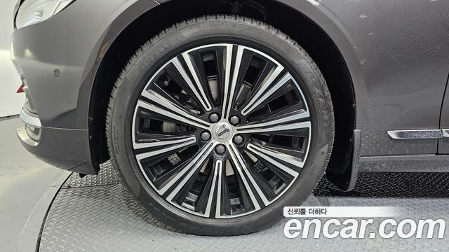 Volvo S90 B5 Ultimate Bright 2023 — фото 5