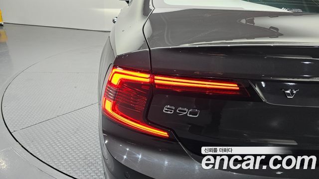 Volvo S90 B5 Ultimate Bright 2023 — фото 23