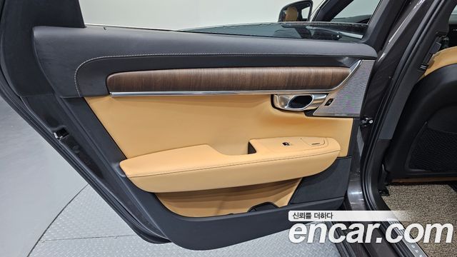 Volvo S90 B5 Ultimate Bright 2023 — фото 25