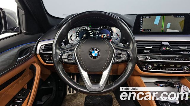 BMW 5 Series (G30) 520d M Sport Special Edition 2018 — фото 11