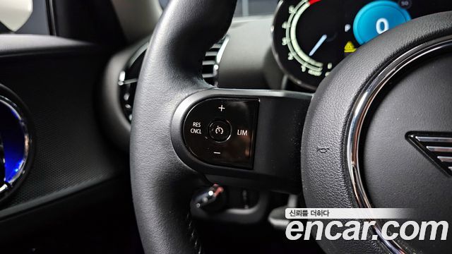 MINI Cooper Clubman Classic 2nd 2022 — фото 17