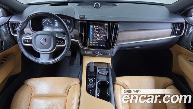 Volvo V90 Cross Country B5 Pro AWD 2021 — фото 7