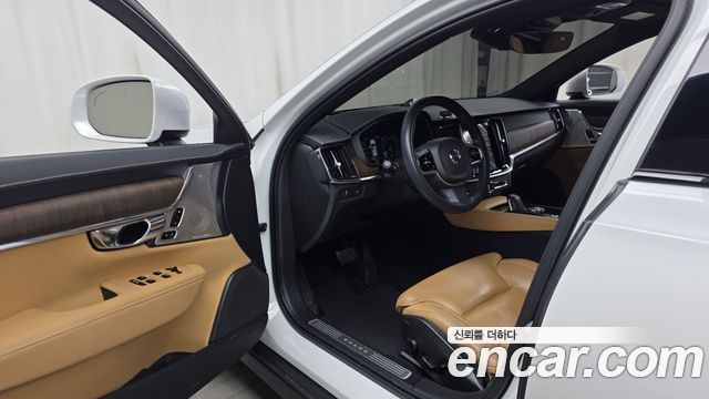 Volvo V90 Cross Country B5 Pro AWD 2021 — фото 10