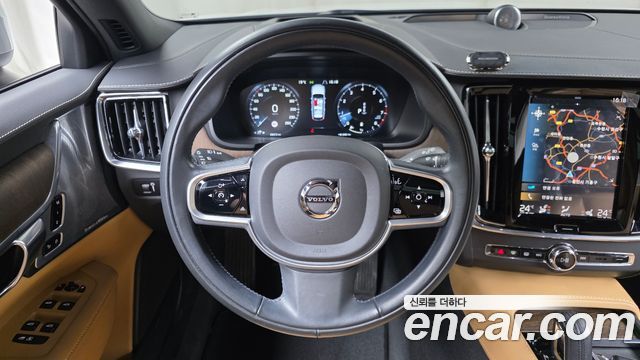 Volvo V90 Cross Country B5 Pro AWD 2021 — фото 18
