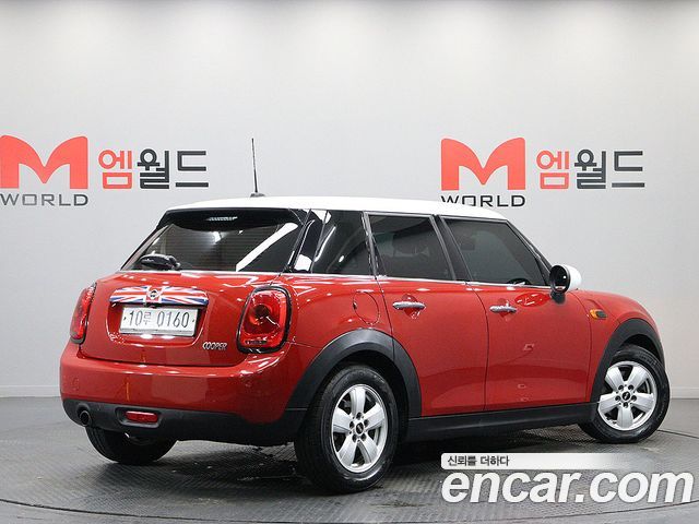 MINI Cooper 5Door Standard 3rd 2016 — фото 3