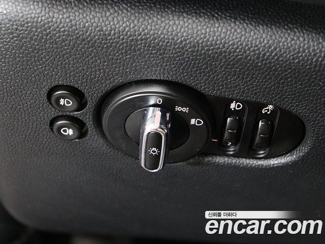 MINI Cooper 5Door Standard 3rd 2016 — фото 17