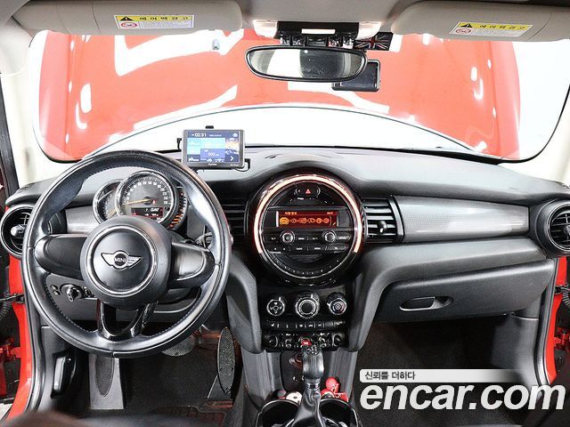 MINI Cooper 5Door Standard 3rd 2016 — фото 19