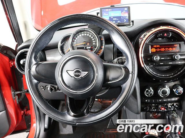 MINI Cooper 5Door Standard 3rd 2016 — фото 20
