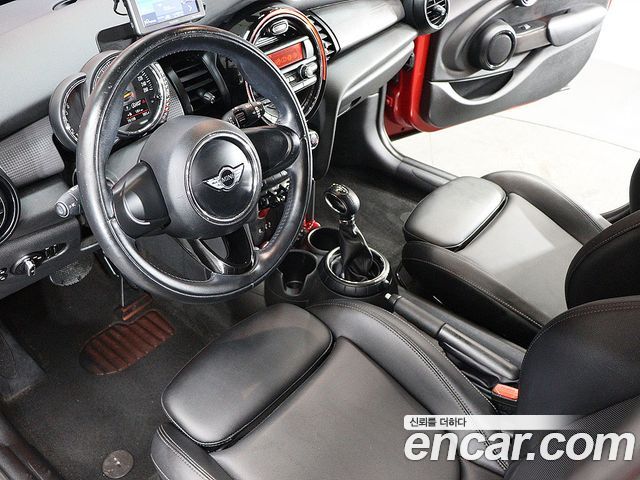 MINI Cooper 5Door Standard 3rd 2016 — фото 22