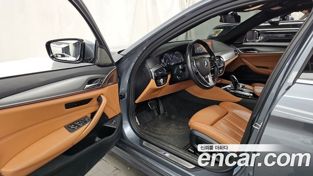 BMW 5 Series (G30) 520d xDrive M Sport Package 2018 — фото 10