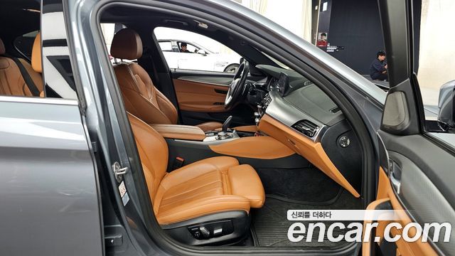 BMW 5 Series (G30) 520d xDrive M Sport Package 2018 — фото 15