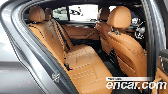 BMW 5 Series (G30) 520d xDrive M Sport Package 2018 — фото 16
