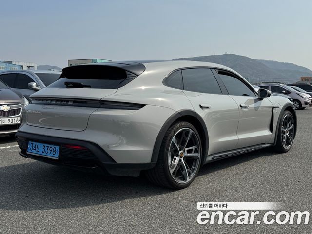 Porsche Taycan 4S Cross Turismo 2024 — фото 2