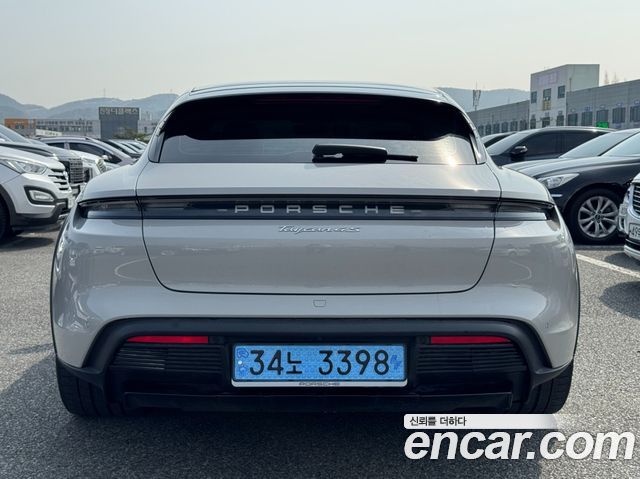 Porsche Taycan 4S Cross Turismo 2024 — фото 4