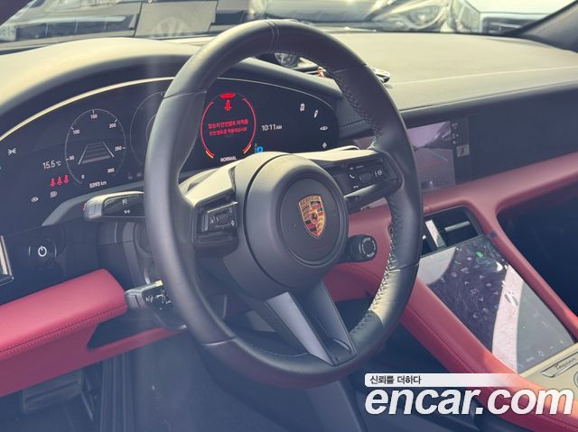 Porsche Taycan 4S Cross Turismo 2024 — фото 17