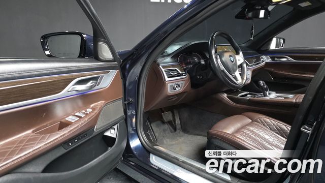 BMW 7 Series (G11) 730d xDrive Design Pure Excellence 2020 — фото 10