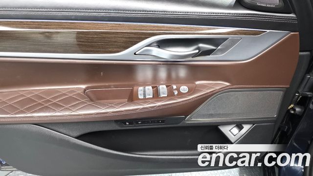 BMW 7 Series (G11) 730d xDrive Design Pure Excellence 2020 — фото 24