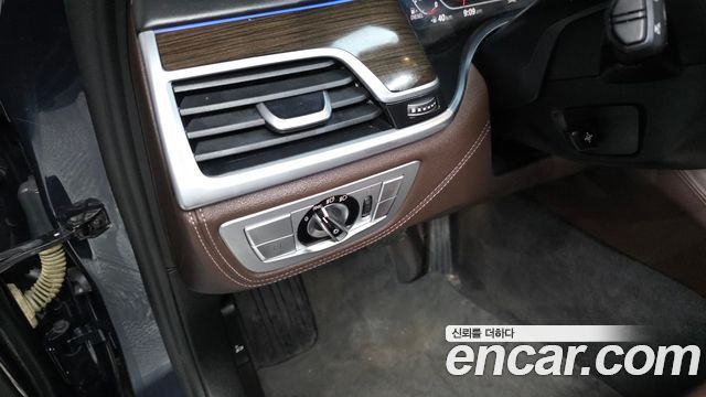 BMW 7 Series (G11) 730d xDrive Design Pure Excellence 2020 — фото 27