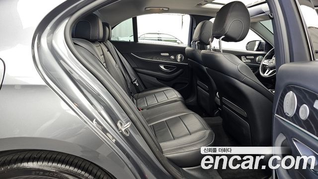 Mercedes-Benz E-Class (W213) E300 4MATIC Avnatgarde 2019 — фото 12