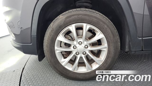 Jeep Cherokee (KL) 2.4 Longitude High AWD 2019 — фото 5