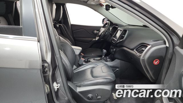 Jeep Cherokee (KL) 2.4 Longitude High AWD 2019 — фото 11