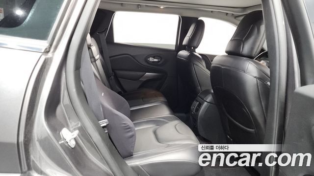 Jeep Cherokee (KL) 2.4 Longitude High AWD 2019 — фото 26