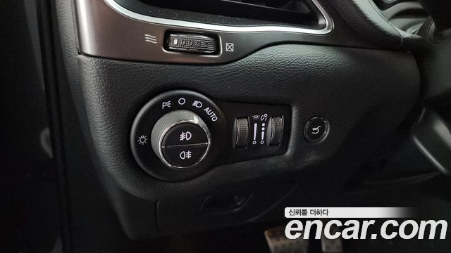 Jeep Cherokee (KL) 2.4 Longitude High AWD 2019 — фото 27