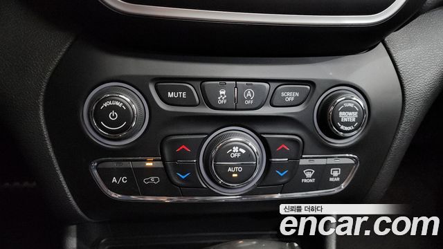 Jeep Cherokee (KL) 2.4 Longitude High AWD 2019 — фото 30