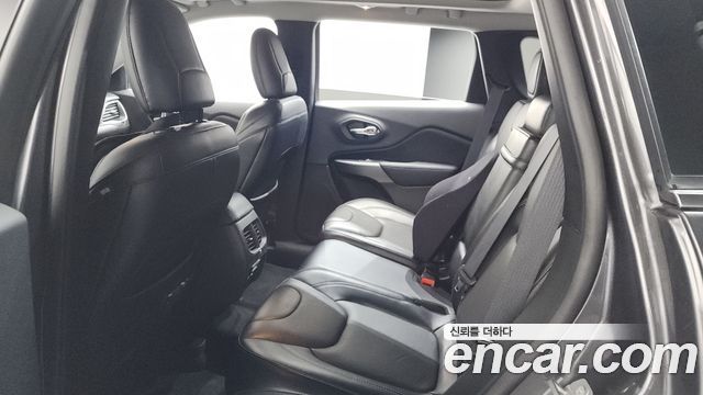 Jeep Cherokee (KL) 2.4 Longitude High AWD 2019 — фото 33