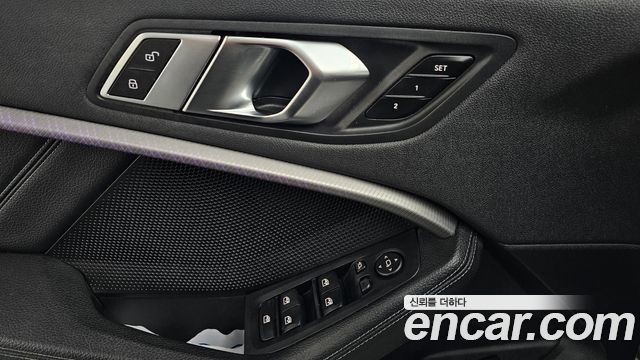 BMW 1 Series (F40) 120i M Sports 2022 — фото 13