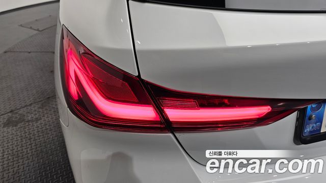 BMW 1 Series (F40) 120i M Sports 2022 — фото 23