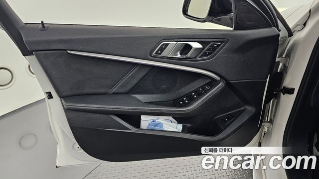 BMW 1 Series (F40) 120i M Sports 2022 — фото 24