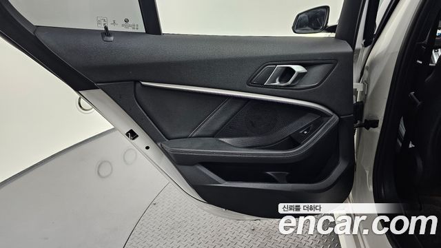BMW 1 Series (F40) 120i M Sports 2022 — фото 25