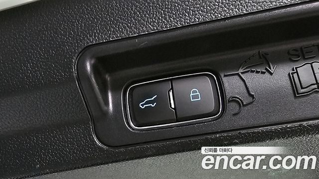 Ford Explorer (VI) 2.3 LimIted 4WD 2020 — фото 23