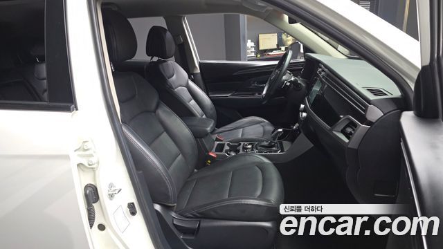 KG Mobility (SsangYong) Beautiful Korando Gasoline 1.5 2WD C5 Plus 2022 — фото 11