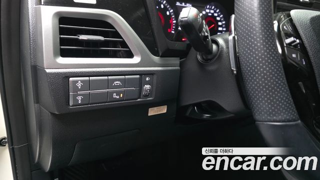 KG Mobility (SsangYong) Beautiful Korando Gasoline 1.5 2WD C5 Plus 2022 — фото 17