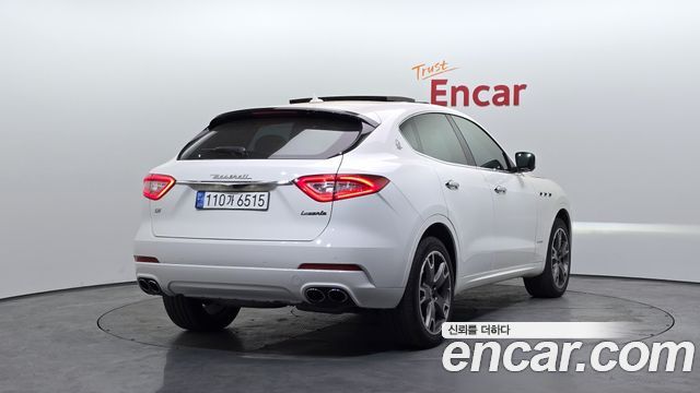 Maserati Levante 3.0 Diesel AWD Premium 2017 — фото 2