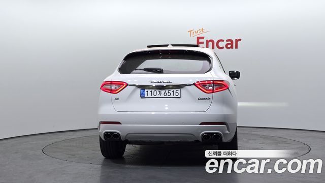Maserati Levante 3.0 Diesel AWD Premium 2017 — фото 4