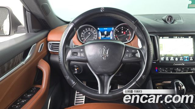 Maserati Levante 3.0 Diesel AWD Premium 2017 — фото 13