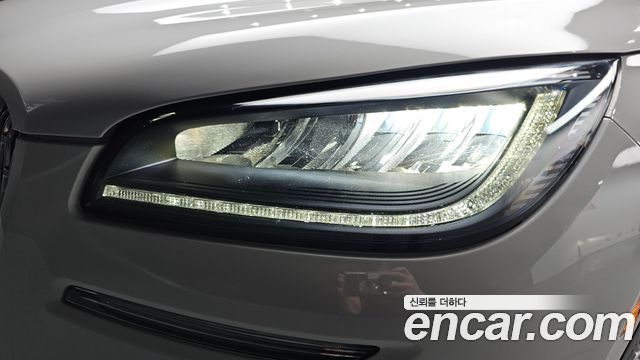 Lincoln Corsair 2.0 Reserve AWD 2022 — фото 22