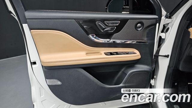 Lincoln Corsair 2.0 Reserve AWD 2022 — фото 24