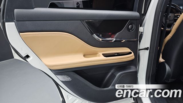 Lincoln Corsair 2.0 Reserve AWD 2022 — фото 25