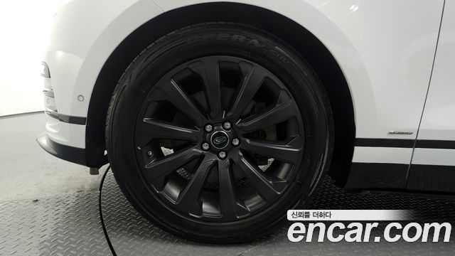 Land Rover Range Rover Velar 3.0 D300 R-Dynamic SE 2018 — фото 5