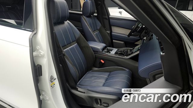 Land Rover Range Rover Velar 3.0 D300 R-Dynamic SE 2018 — фото 10