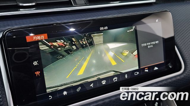 Land Rover Range Rover Velar 3.0 D300 R-Dynamic SE 2018 — фото 16